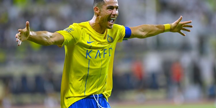 العمري يكشف تعليقًا صادمًا بشأن كريستيانو رونالدو ومدربي النصر في فيديو مثير